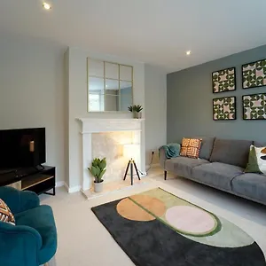 Perfectly Located 4 Bed Town House In Sleeps 8 Wetherby