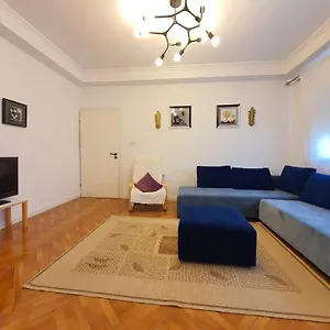 Noemi Tirana